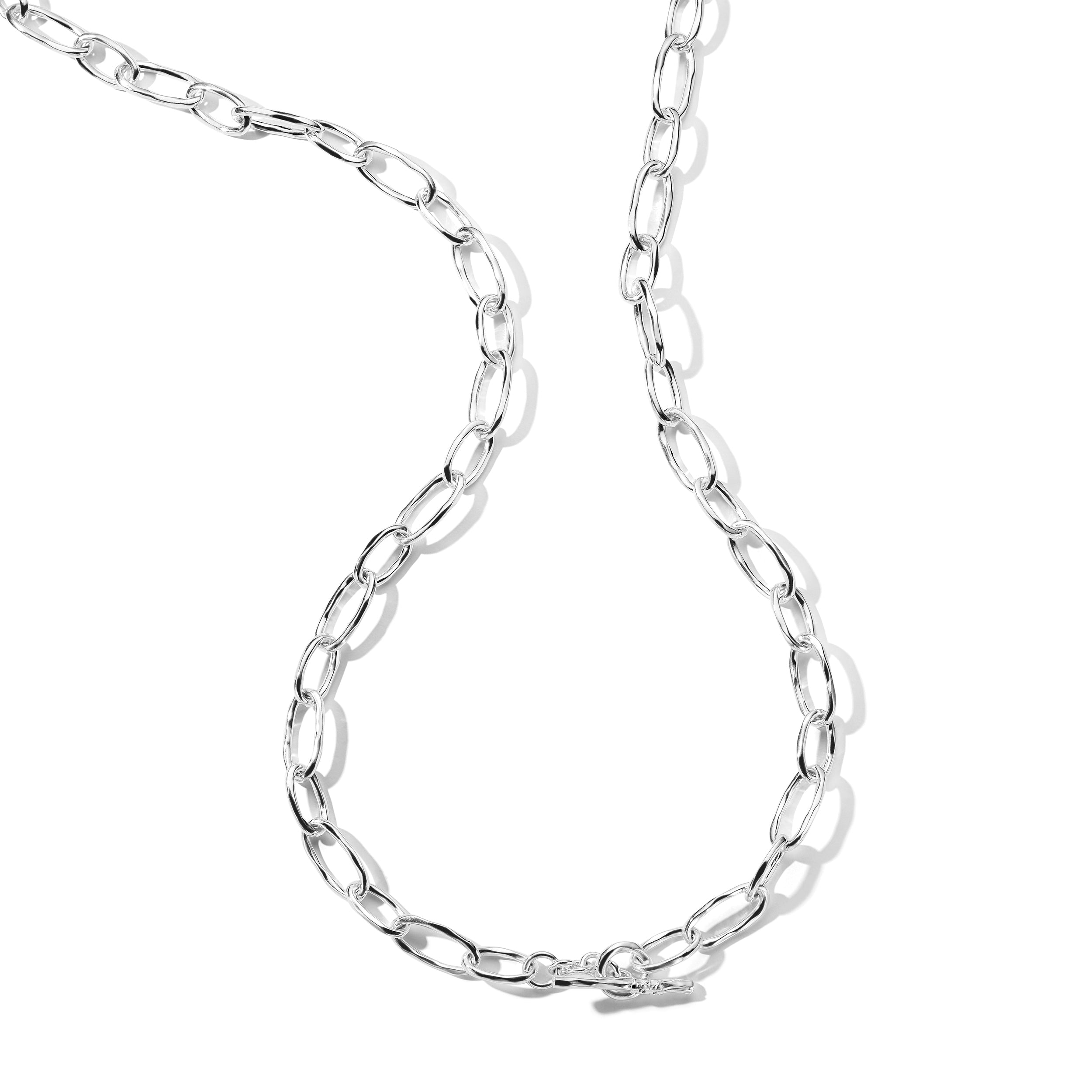 Supreme Necklace Tee in Light PinkA 925 silver necklace, thin oval eyelets, an offers a